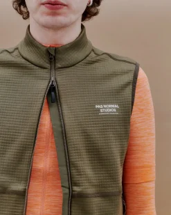Pas Normal Studios Men's Escapism Performance Fleece Vest — Dark Stone^ Jackets & Gilets