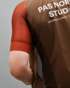 Pas Normal Studios Men's Mechanism Stow Away Gilet — Bronze^ Jackets & Gilets