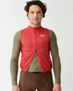 Pas Normal Studios Men's Mechanism Stow Away Gilet — Deep Red^ Jackets & Gilets