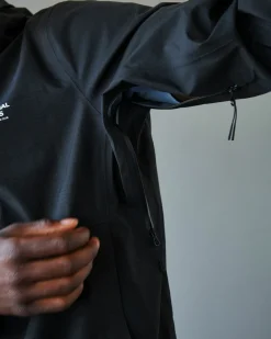 Pas Normal Studios Men's Porter Off-Race Shell Jacket — Black^ Casual