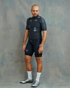 Pas Normal Studios Men's T.K.O. Mechanism Stow Away Gilet — Charcoal^ Jackets & Gilets