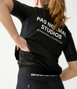 Pas Normal Studios Women's Mechanism Stow Away Gilet — Black^Women Jackets & Gilets