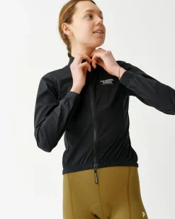 Pas Normal Studios Women's Mechanism Stow Away Jacket — Black^Women Jackets & Gilets